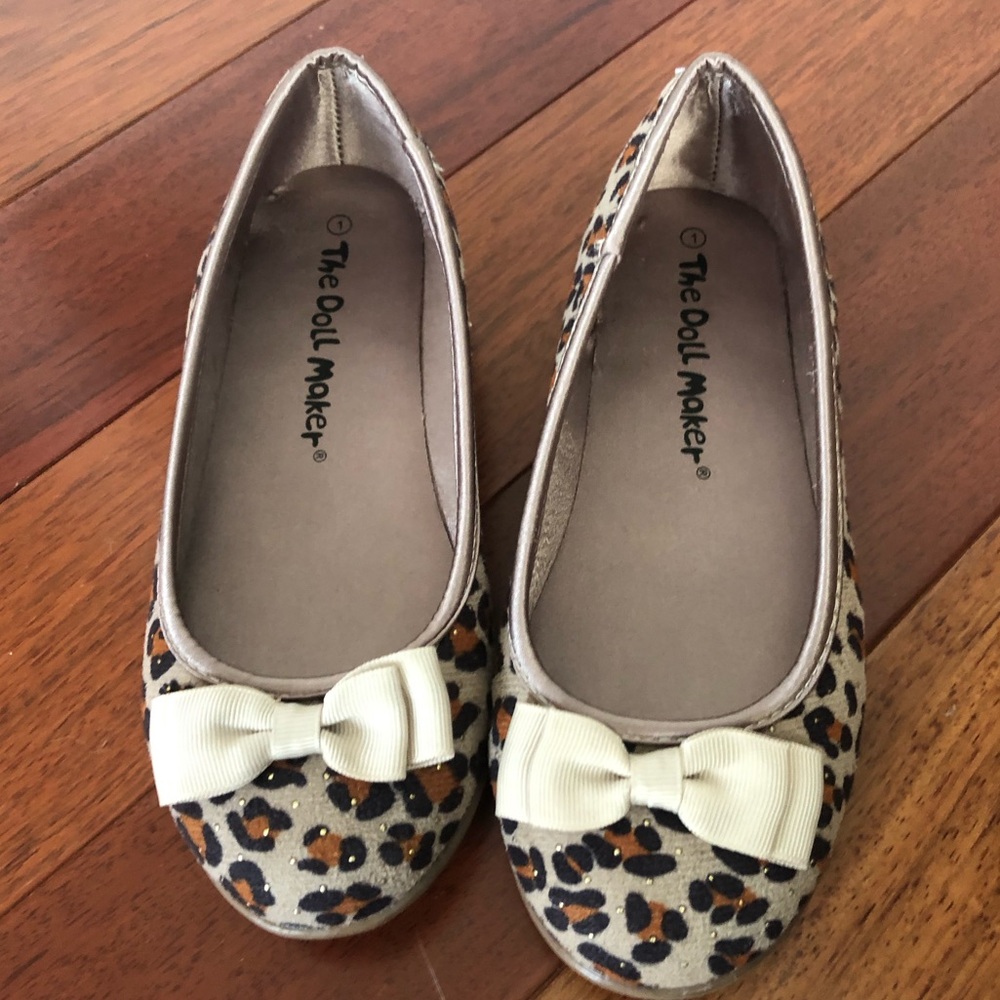 The Doll Maker leopard flats with bow.  Size 1.